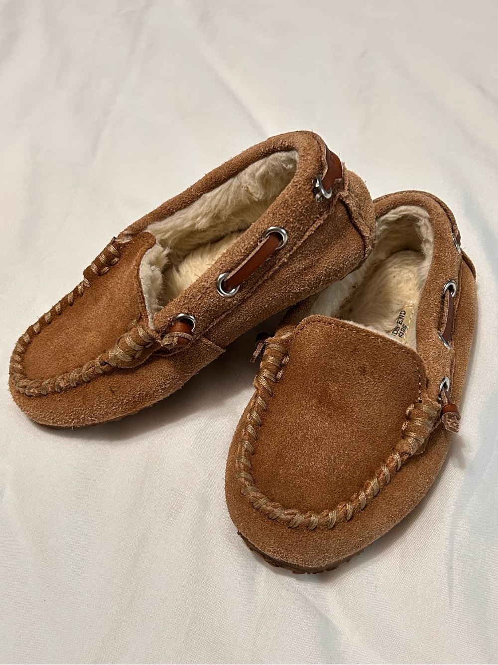 Lands End Kids Cozy Moccasin Slippers - Brown Suede with fur inside size 9-10
